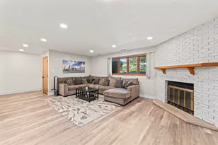 16036 Pine Dr, Tinley Park, IL 60477 - Photo 10