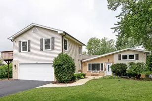 17W320 Scheel Dr, Willowbrook, IL 60527 - Photo 1