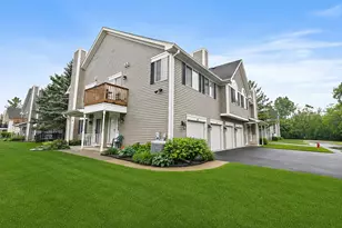 603 Silver Creek Rd, Woodstock, IL 60098 - Photo 2