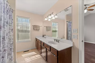 337 N Commerce Street, Aurora, IL 60504 - Photo 18