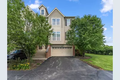 337 N Commerce Street, Aurora, IL 60504 - Photo 1