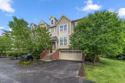 337 N Commerce Street, Aurora, IL 60504 - Photo 2