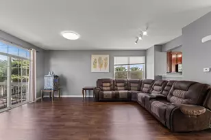 337 N Commerce St, Aurora, IL 60504 - Photo 4