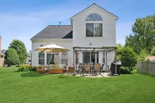 840 Violet Cir, Naperville, IL 60540 - Photo 16