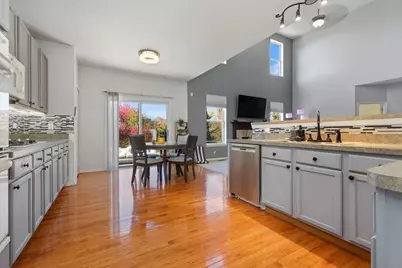 9 Lake Plumleigh Court, Algonquin, IL 60102 - Photo 8