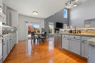 9 Lake Plumleigh Ct, Algonquin, IL 60102 - Photo 8