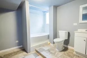 10224 S Princeton Ave, Chicago, IL 60628 - Photo 16