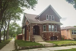 10224 S Princeton Ave, Chicago, IL 60628 - Photo 2