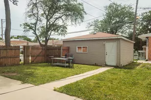 10224 S Princeton Ave, Chicago, IL 60628 - Photo 18