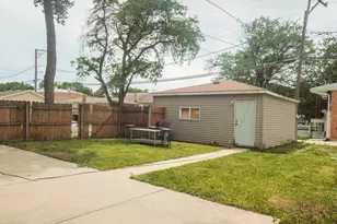 10224 S Princeton Ave, Chicago, IL 60628 - Photo 20