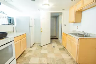 10224 S Princeton Ave, Chicago, IL 60628 - Photo 8