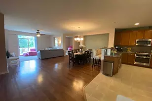 1390 Scarboro Rd, Schaumburg, IL 60193 - Photo 2