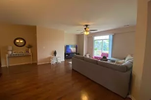 1390 Scarboro Rd, Schaumburg, IL 60193 - Photo 4
