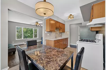 415 S Maple Avenue #503, Oak Park, IL 60302 - Photo 8