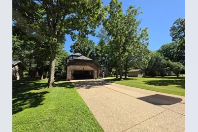 710 Apache Drive, Forsyth, IL 62535 - Photo 2