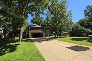 710 Apache Dr, Forsyth, IL 62535 - Photo 2