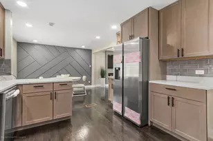 9432 S Bishop St, Chicago, IL 60620 - Photo 12