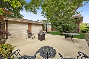 210 Gage Rd, Riverside, IL 60546 - Photo 32