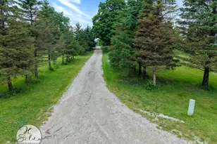 18918 Bunker Hill Rd, Woodstock, IL 60098 - Photo 2