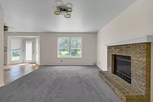 1853 Lake Shore Ct, Romeoville, IL 60446 - Photo 4