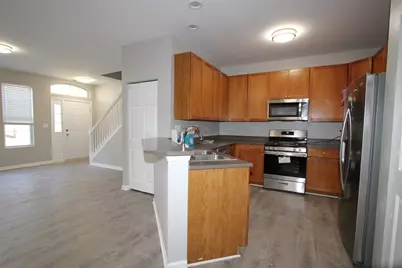 353 Springbrook Trail S, Oswego, IL 60543 - Photo 4