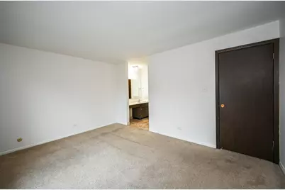 880 Johnstown Lane #B, Wheaton, IL 60189 - Photo 16