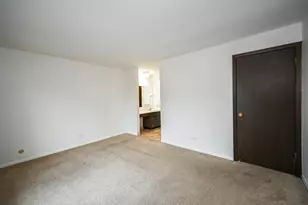 880 Johnstown Ln, Wheaton, IL 60189 - Photo 16