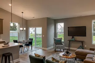 162 S Llanos St, Cortland, IL 60112 - Photo 8