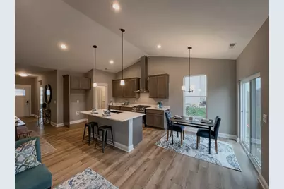 162 S Llanos Street, Cortland, IL 60112 - Photo 4