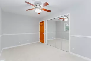 525 Briarcliff Ln, Hoffman Estates, IL 60169 - Photo 12