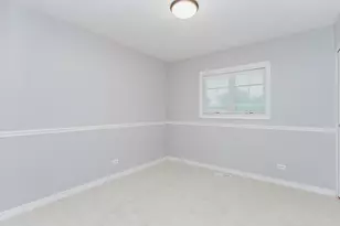 525 Briarcliff Ln, Hoffman Estates, IL 60169 - Photo 16