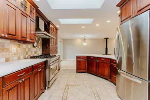 525 Briarcliff Ln, Hoffman Estates, IL 60169 - Photo 8