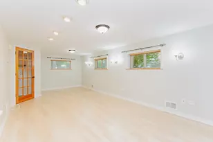 525 Briarcliff Ln, Hoffman Estates, IL 60169 - Photo 20