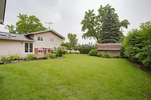 525 Briarcliff Ln, Hoffman Estates, IL 60169 - Photo 26