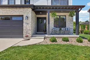 1721 Arborvitae Ct, Normal, IL 61761 - Photo 2