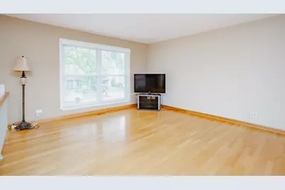 1920 Crescent Lane, Hoffman Estates, IL 60169 - Photo 6