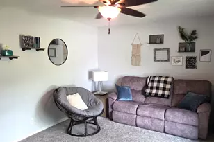 2016 Juniper Ln, Bloomington, IL 61701 - Photo 10
