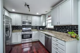 3169 Saganashkee Ln, Naperville, IL 60564 - Photo 6