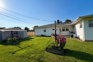 1402 Jonquil St, Centralia, IL 62801 - Photo 14