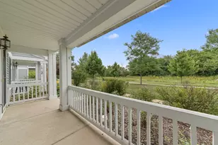 690 Lincoln Station Dr, Oswego, IL 60543 - Photo 2