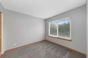 690 Lincoln Station Dr, Oswego, IL 60543 - Photo 12