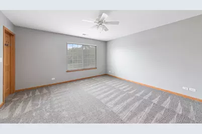 690 Lincoln Station Drive, Oswego, IL 60543 - Photo 10
