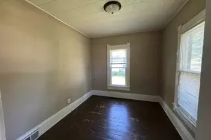302 N Pine St, Wenona, IL 61377 - Photo 8