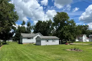 302 N Pine St, Wenona, IL 61377 - Photo 4