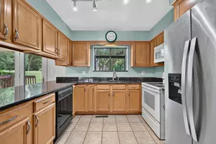 1858 Golf View Dr, Bartlett, IL 60103 - Photo 10