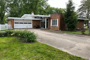 616 Seneca Dr, Aurora, IL 60506 - Photo 2