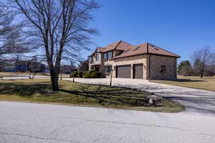 2658 E Royal Ridge Dr, Crete, IL 60417 - Photo 4