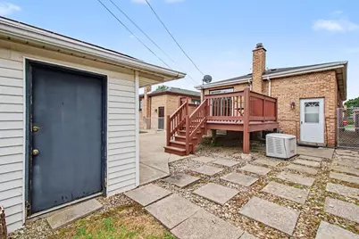 11503 S Avenue J, Chicago, IL 60617 - Photo 14