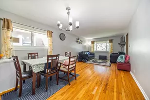 6136 N Talman Ave, Chicago, IL 60659 - Photo 2