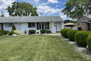 8855 S Komensky Ave, Hometown, IL 60456 - Photo 1
